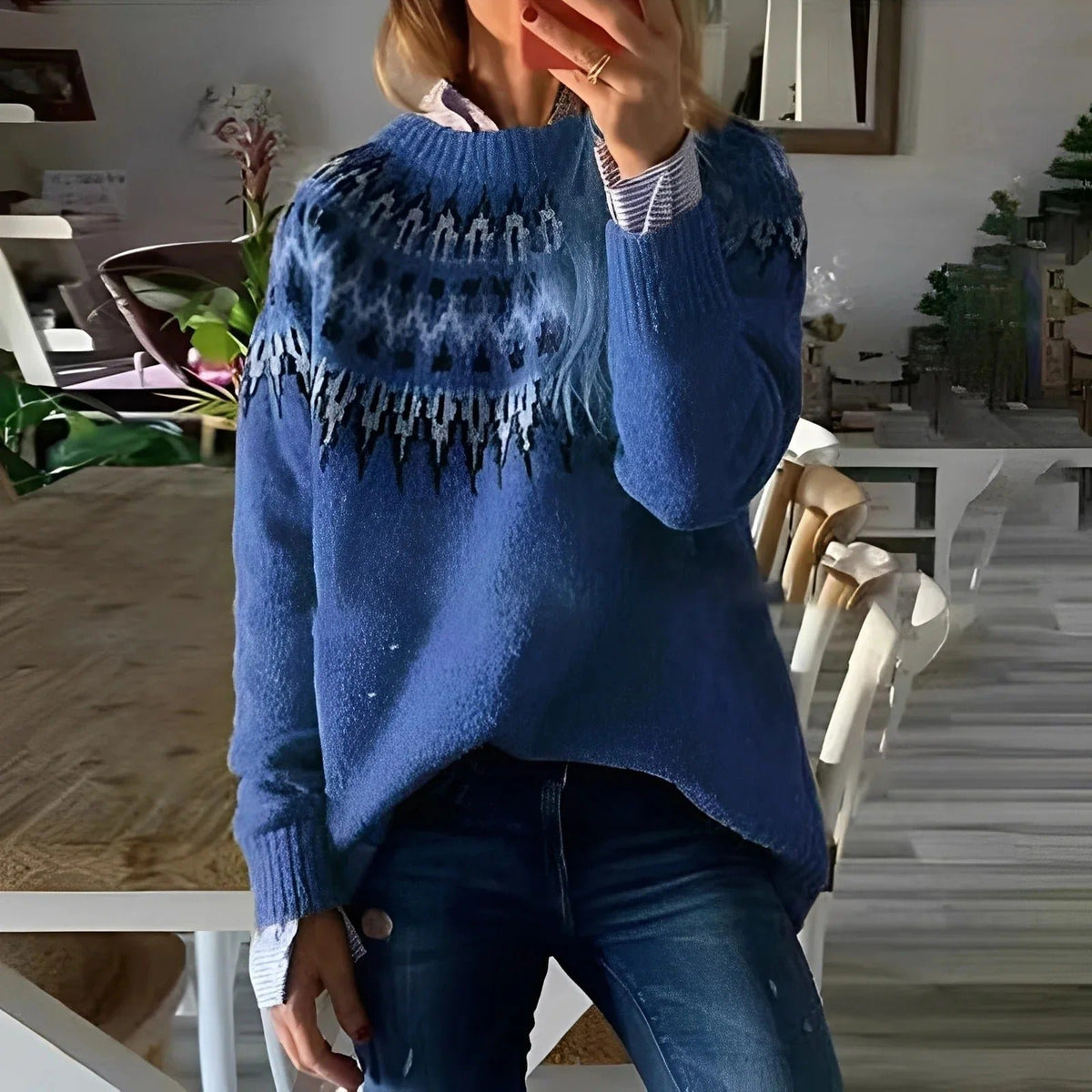 Ciepły sweter zimowy damski z norweskim wzorem - Thea Front