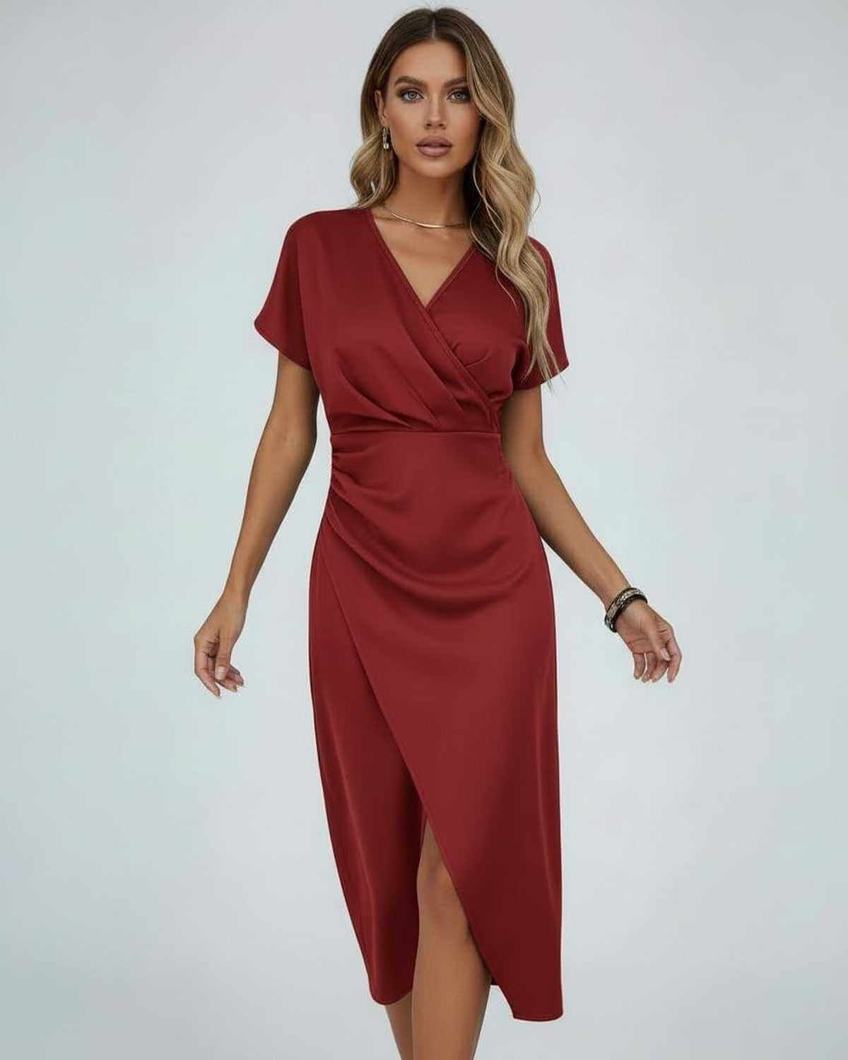 Elegancka sukienka midi kopertowa damska z rozcięciem - Cora Side